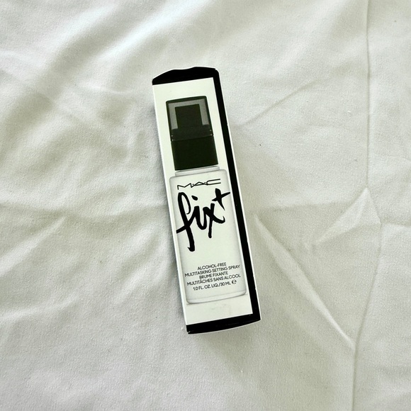 MAC Cosmetics Fix+ Multitasking Setting Spray - Picture 4 of 4